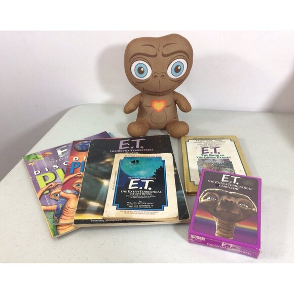 Vintage E.T. The Extra-Terrestrial Plush Books & New Game - Picture 1 of 12